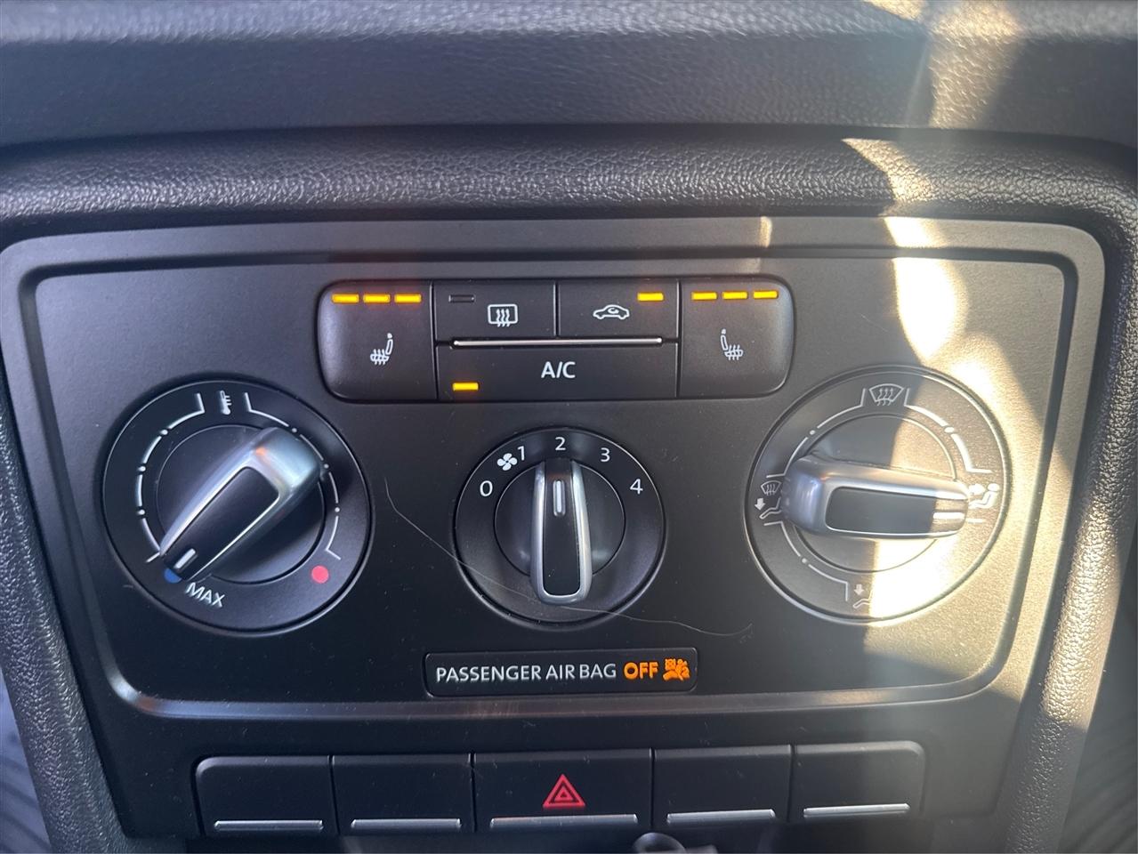 Volkswagen Beetle 2dr Auto 1.8T SE PZEV 2016