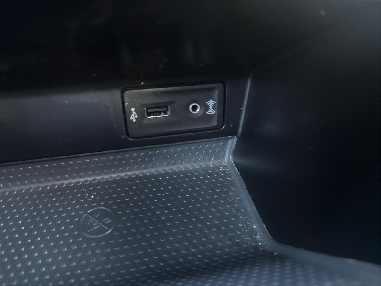 Volkswagen Beetle 2dr Auto 1.8T SE PZEV 2016