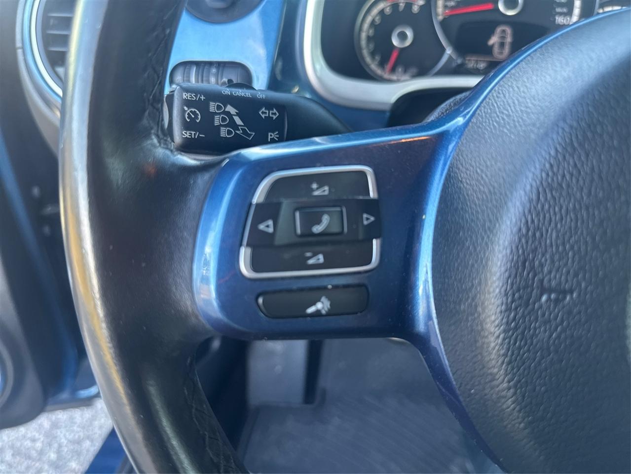 Volkswagen Beetle  2016