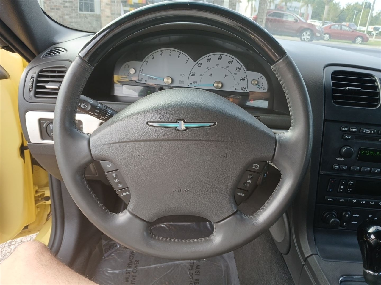 Ford Thunderbird Deluxe 2002