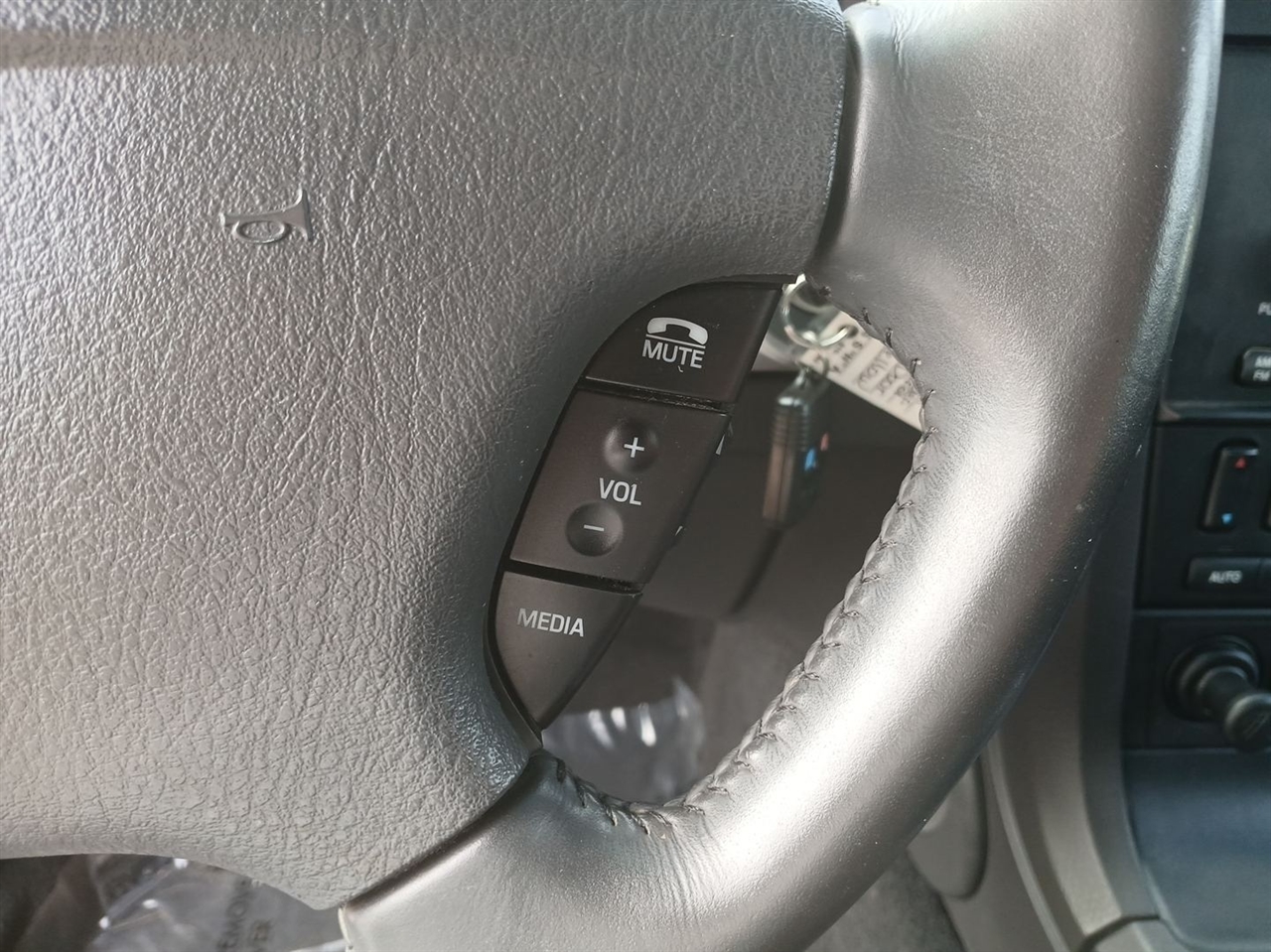 Ford Thunderbird Deluxe 2002