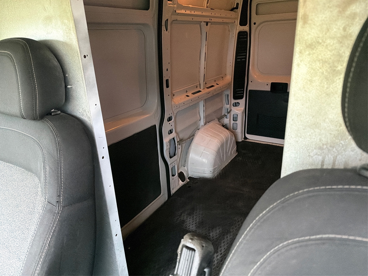 RAM Promaster 1500 High Roof Tradesman 136-in. WB 2015 RAM Promaster 1500 High Roof Tradesman 136-in. WB 2015
