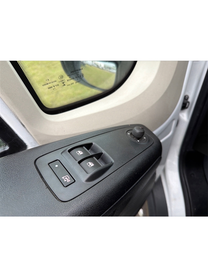 RAM Promaster 1500 High Roof Tradesman 136-in. WB 2015 RAM Promaster 1500 High Roof Tradesman 136-in. WB 2015