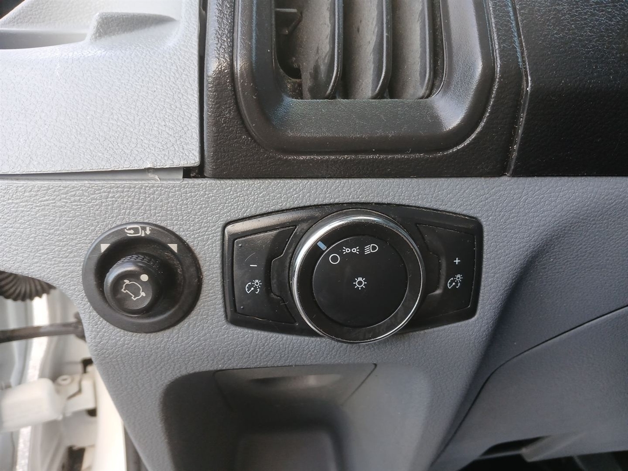 Ford Transit 250 Van Low Roof w/Sliding Pass. 148-in. WB 2019