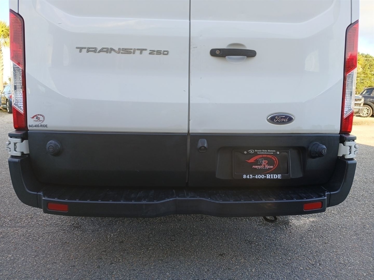 Ford Transit 250 Van Low Roof w/Sliding Pass. 148-in. WB 2019