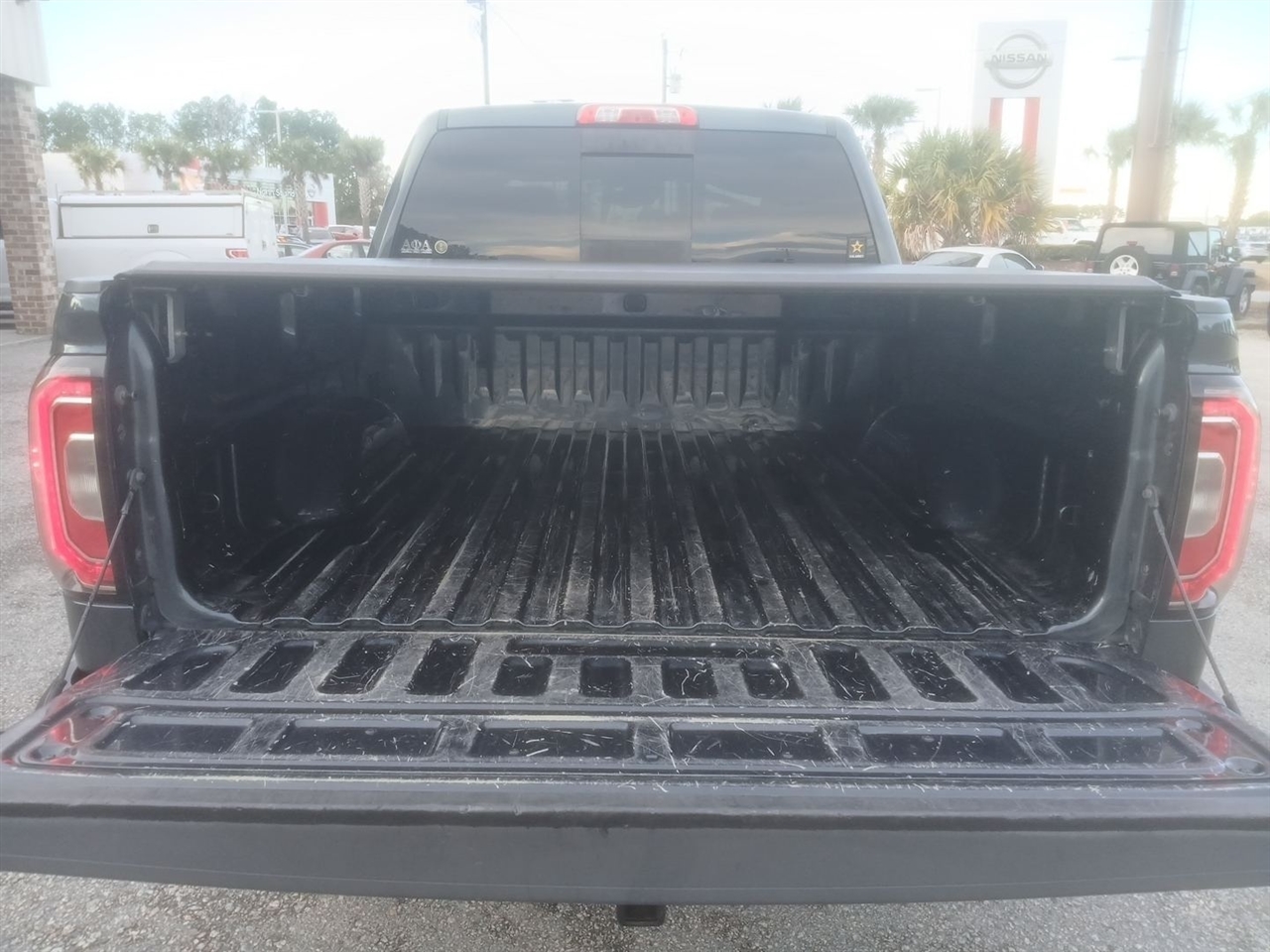 GMC Sierra 1500 SLT Crew Cab Long Box 4WD 2017