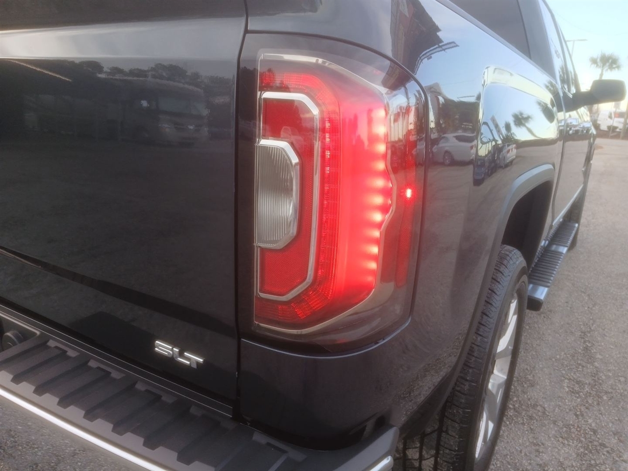 GMC Sierra 1500 SLT Crew Cab Long Box 4WD 2017