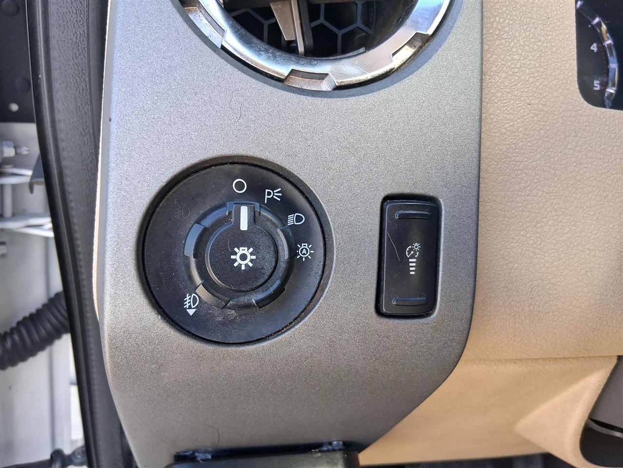 Ford F-250 SD 4WD Crew Cab 156" XL 2012