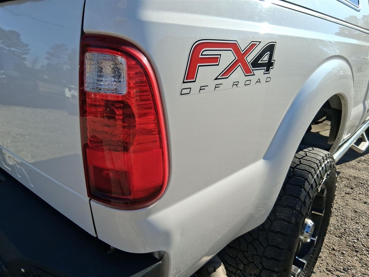 Ford F-250 SD 4WD Crew Cab 156" XL 2012