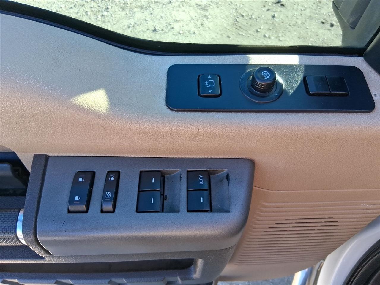 Ford F-250 SD 4WD Crew Cab 156" XL 2012