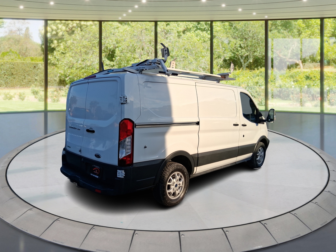 Ford Transit 250 Van Low Roof w/Sliding Pass. 130-in. WB 2016