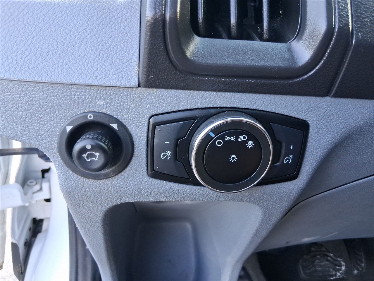 Ford Transit 250 Van Low Roof w/Sliding Pass. 130-in. WB 2016