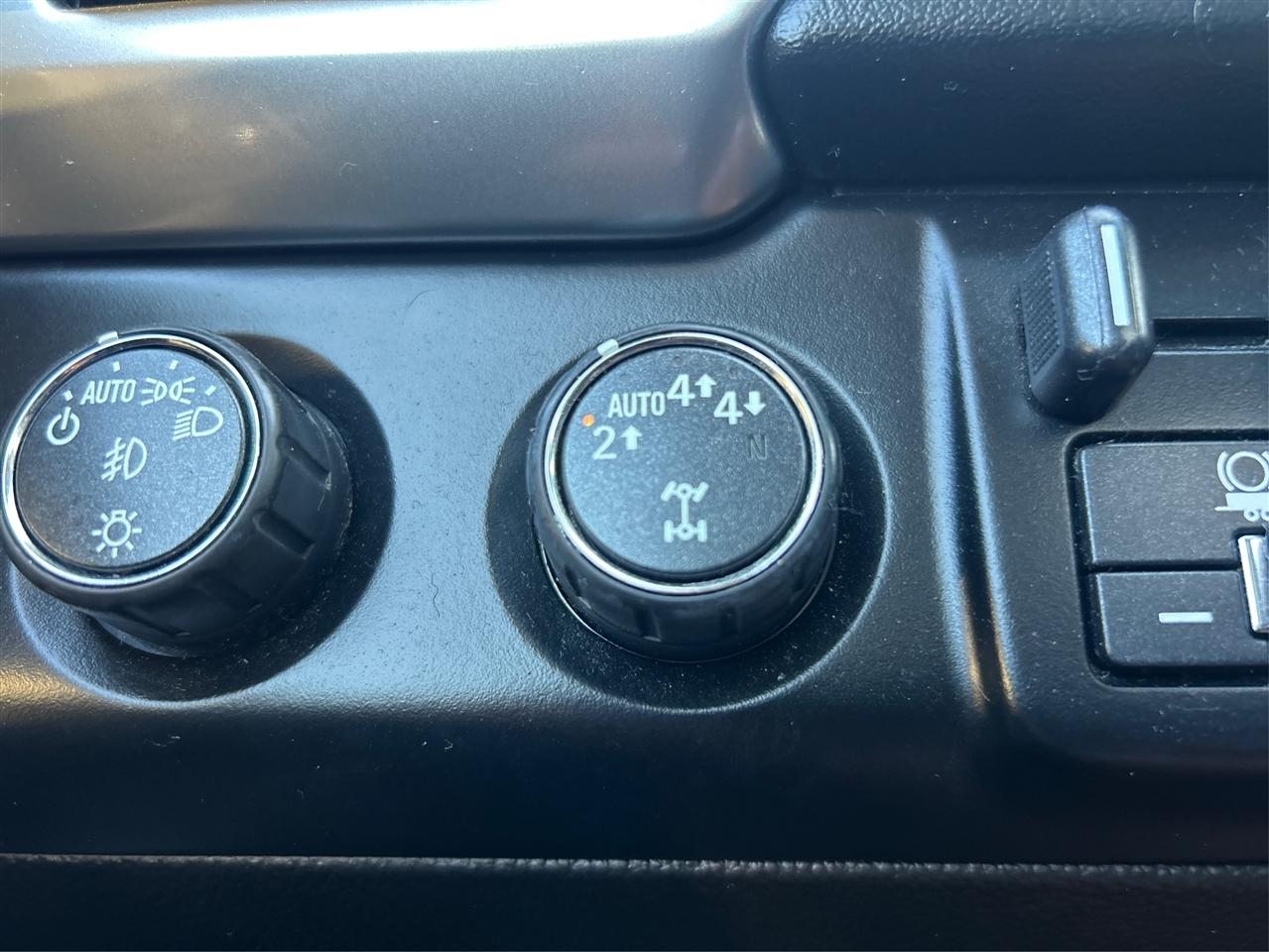 Chevrolet Tahoe 4WD 4dr Premier 2018