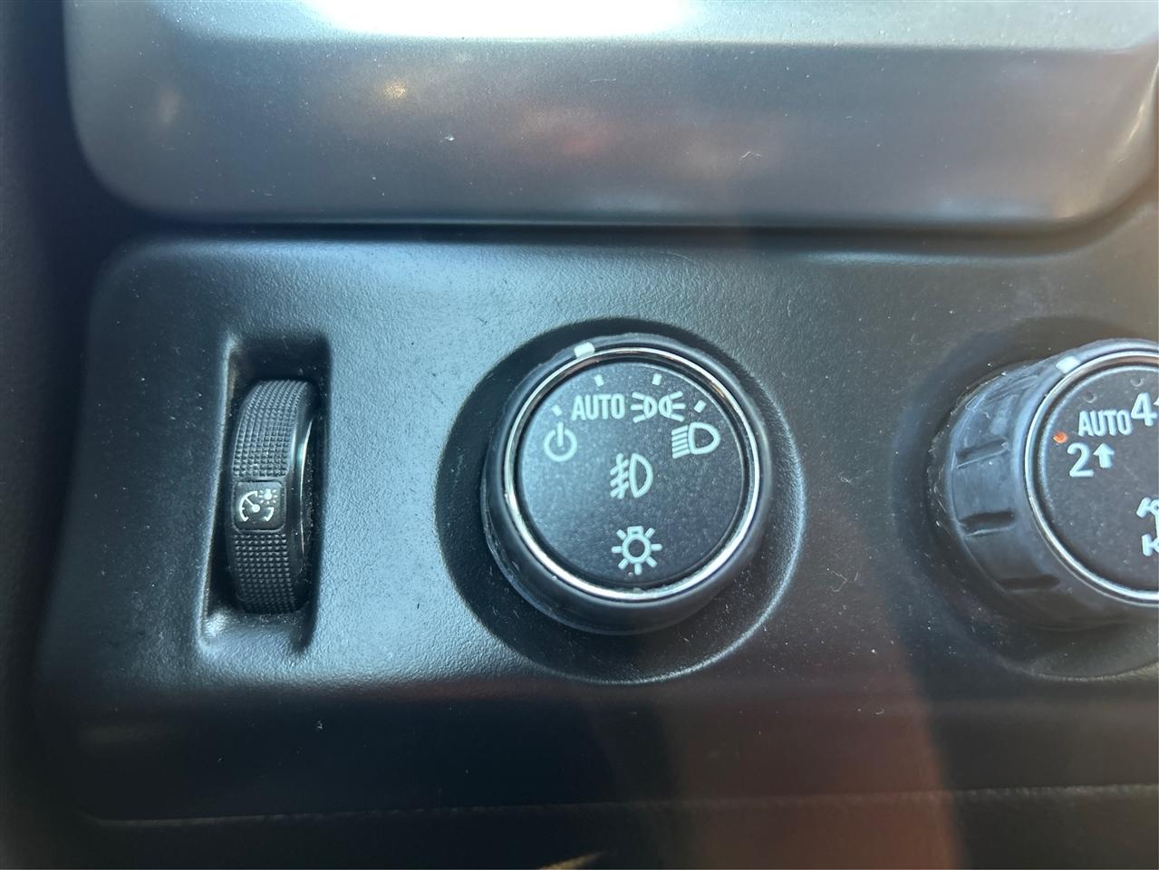 Chevrolet Tahoe 4WD 4dr Premier 2018