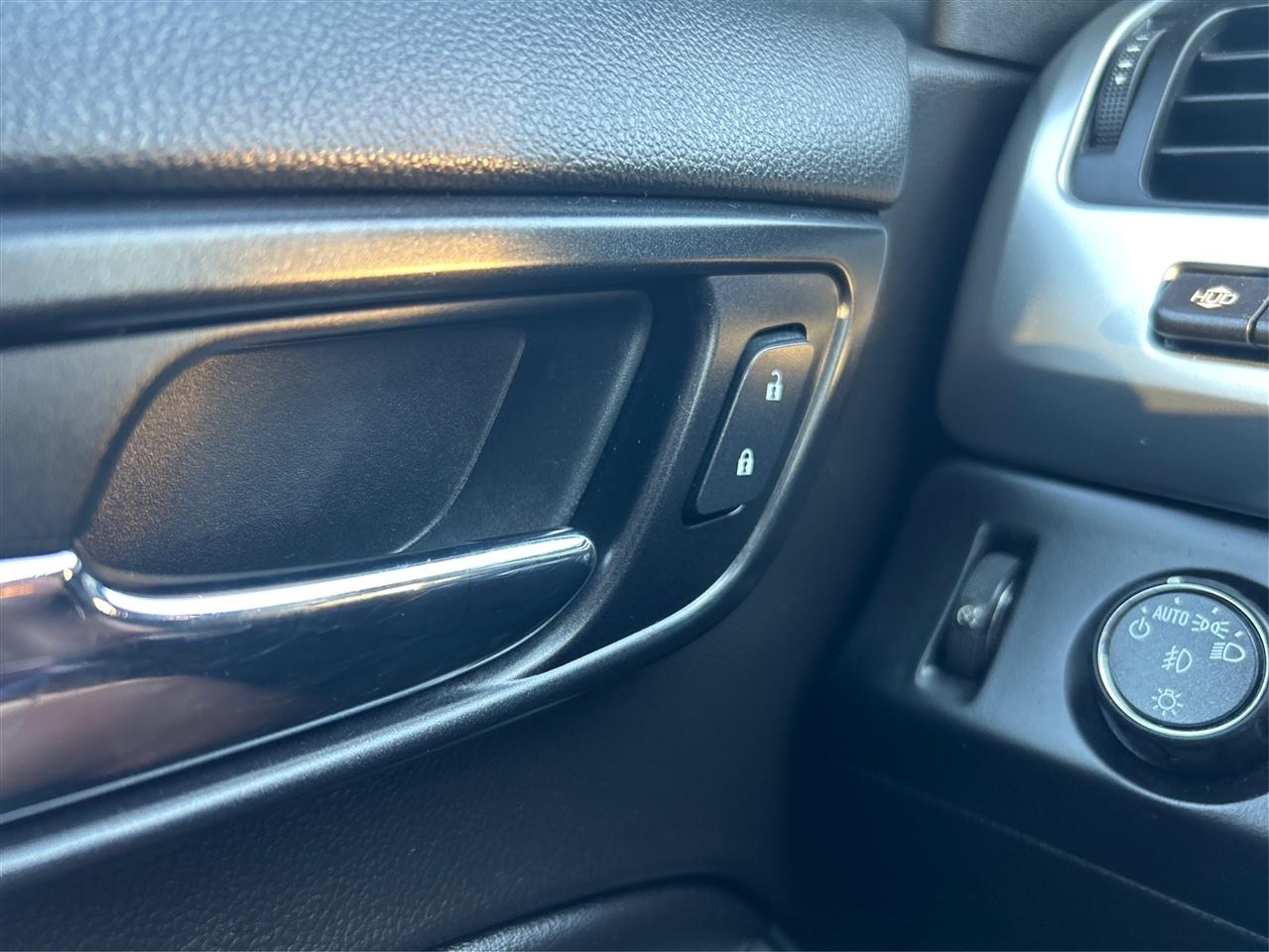 Chevrolet Tahoe 4WD 4dr Premier 2018