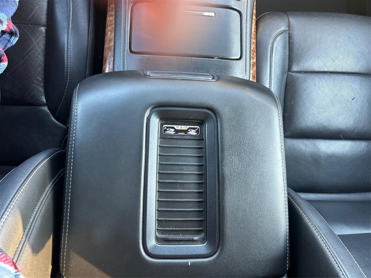Chevrolet Tahoe 4WD 4dr Premier 2018