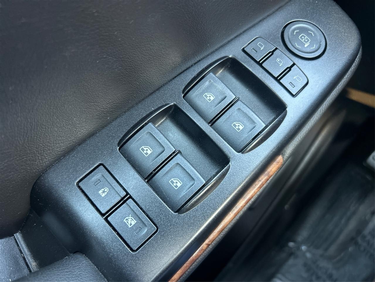 Chevrolet Tahoe 4WD 4dr Premier 2018
