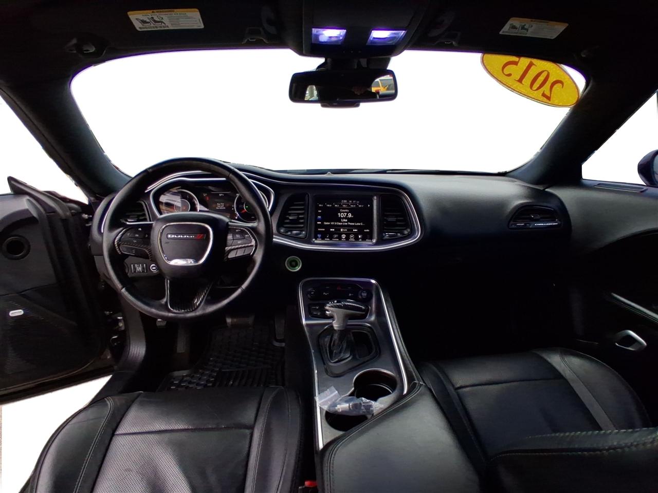 Dodge Challenger 2dr Cpe SXT Plus 2015