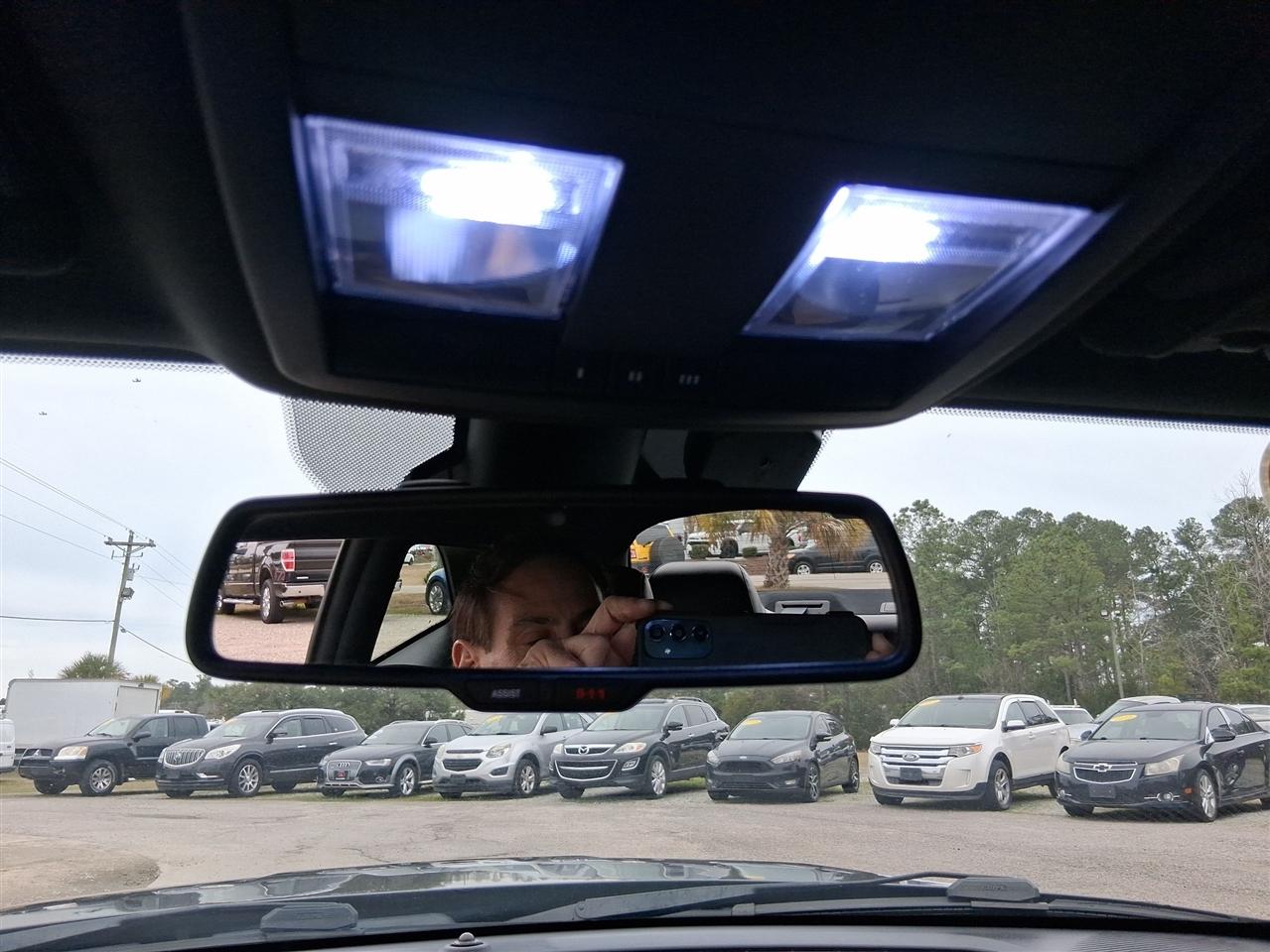 Dodge Challenger 2dr Cpe SXT Plus 2015