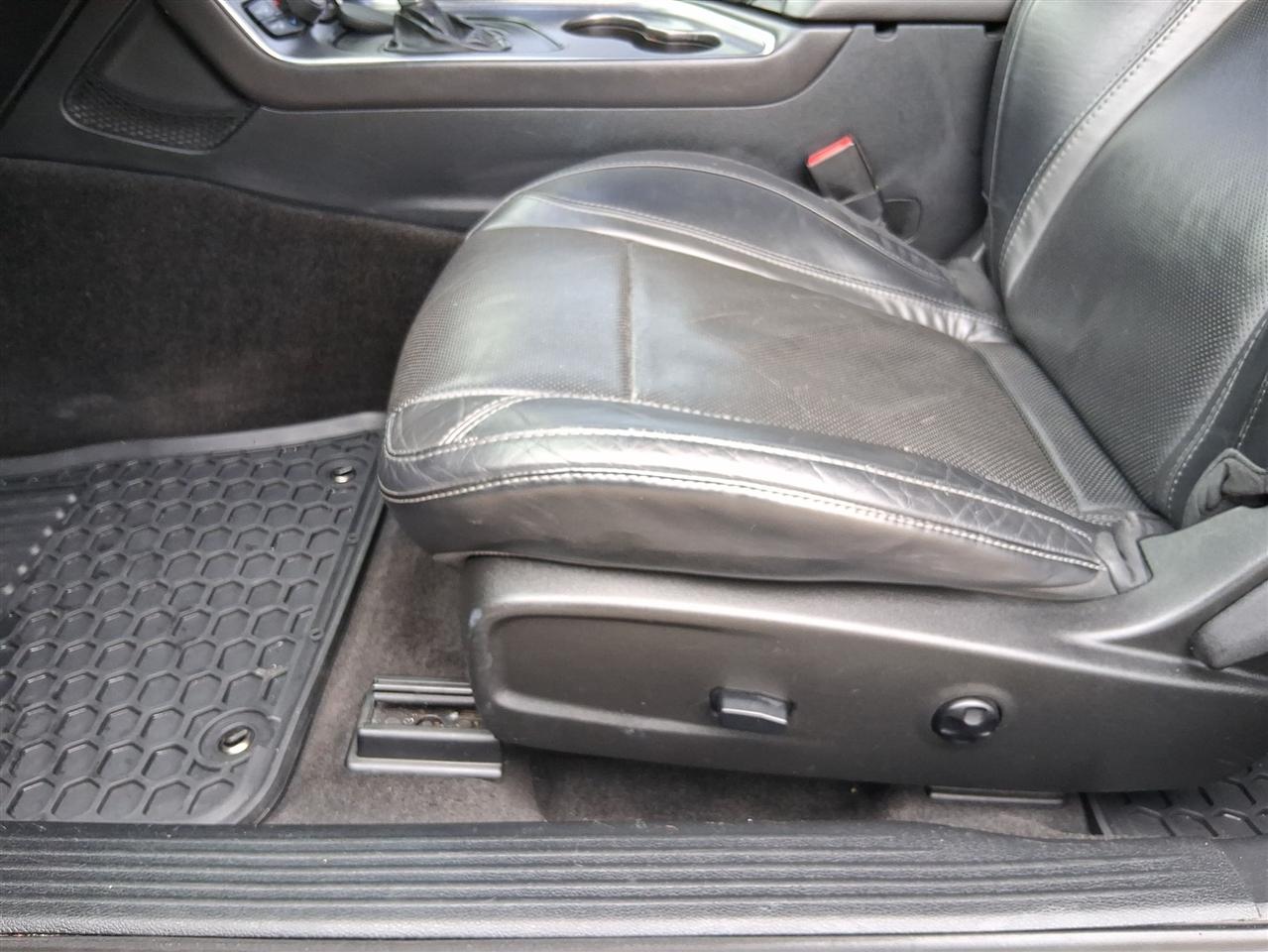 Dodge Challenger 2dr Cpe SXT Plus 2015