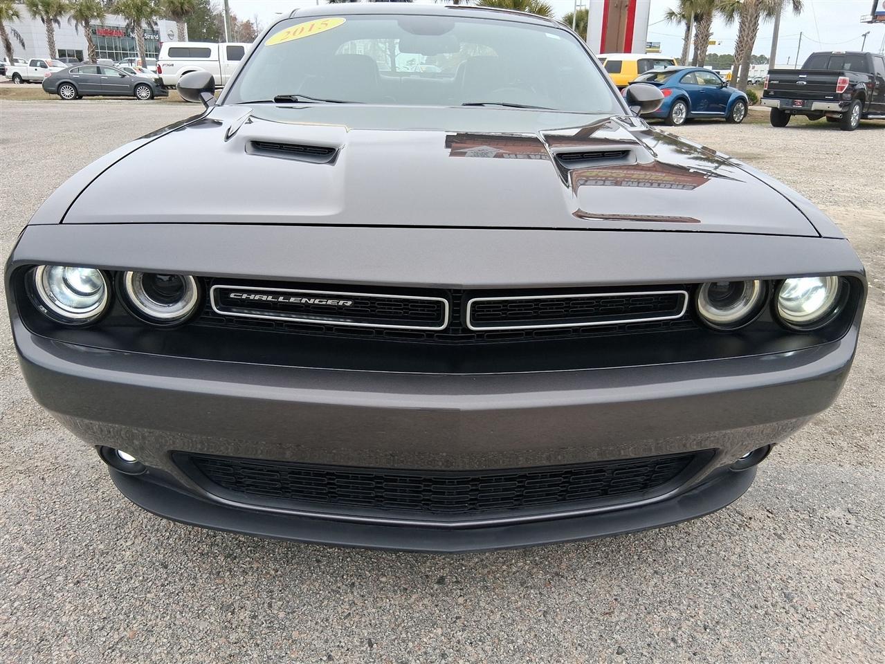 Dodge Challenger 2dr Cpe SXT Plus 2015
