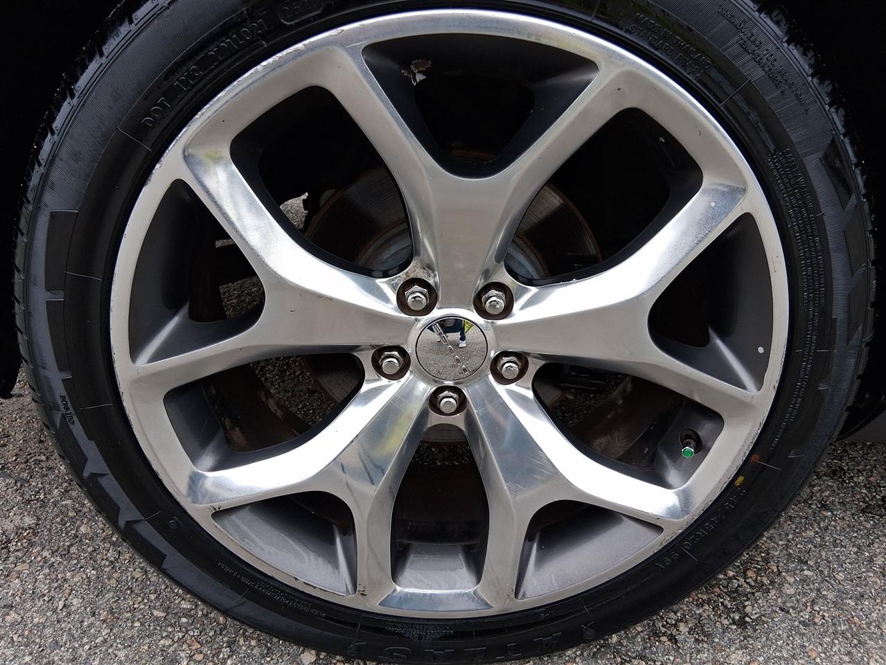 Dodge Challenger 2dr Cpe SXT Plus 2015