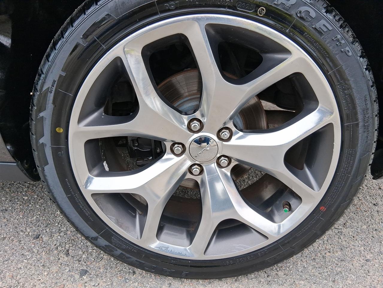 Dodge Challenger 2dr Cpe SXT Plus 2015