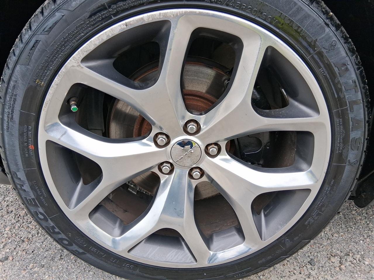 Dodge Challenger 2dr Cpe SXT Plus 2015