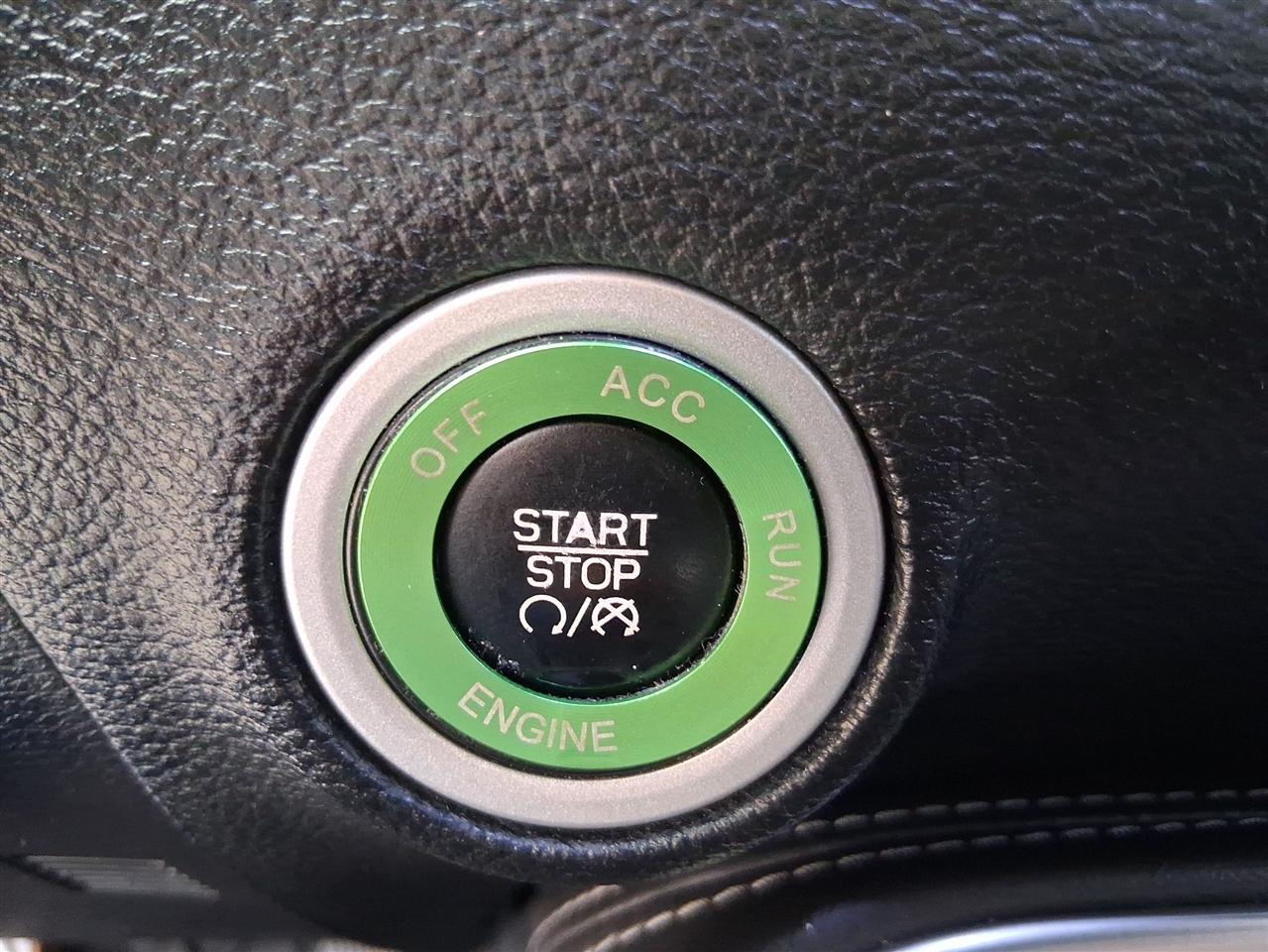 Dodge Challenger 2dr Cpe SXT Plus 2015