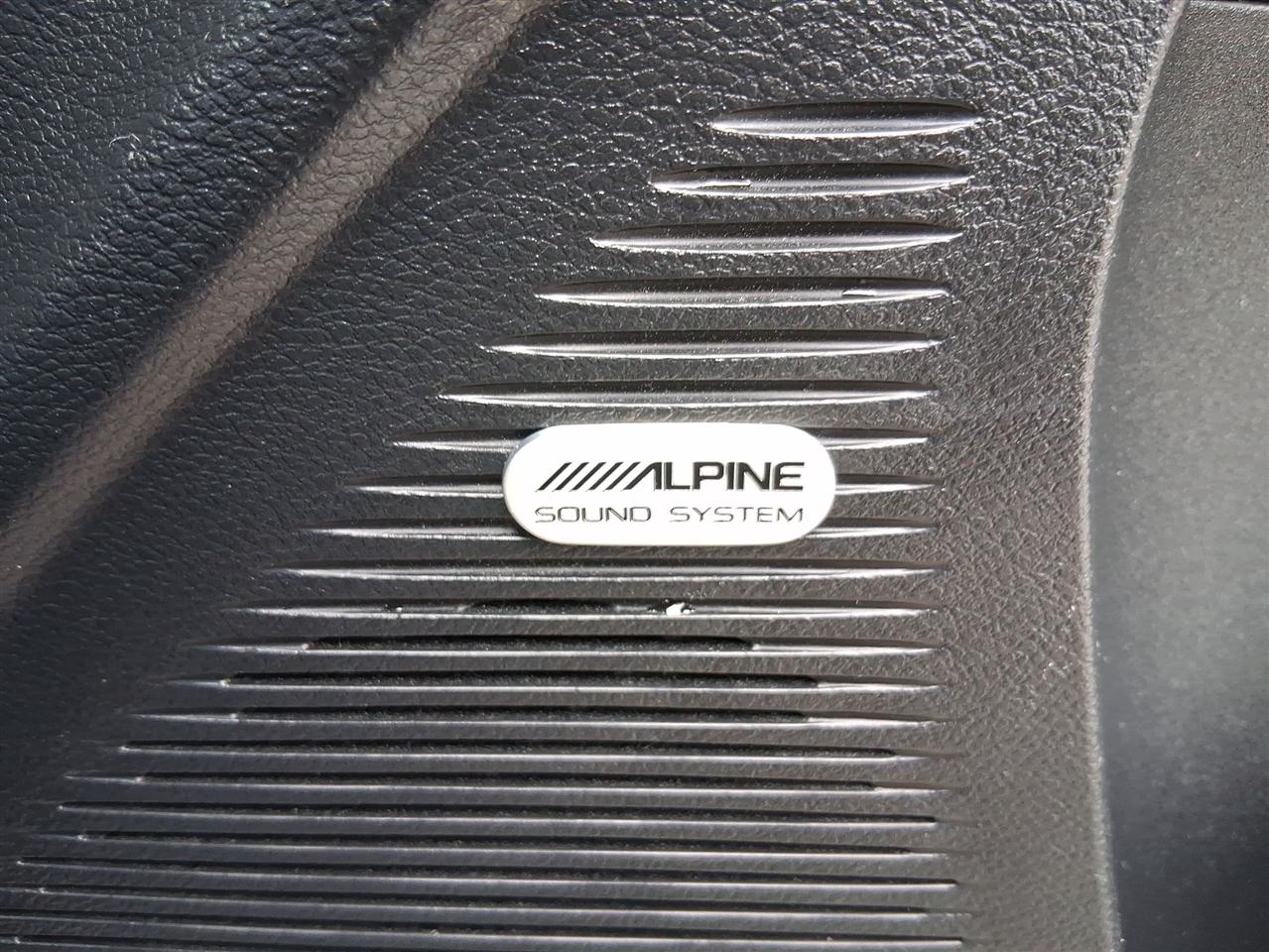 Dodge Challenger 2dr Cpe SXT Plus 2015