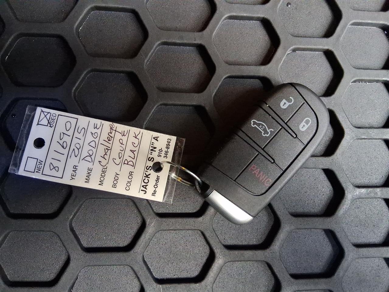 Dodge Challenger 2dr Cpe SXT Plus 2015