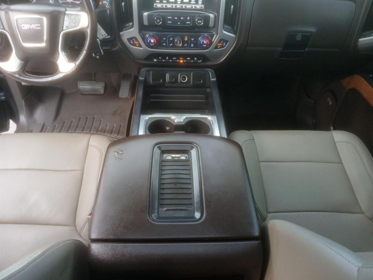 GMC Sierra 1500 4WD Crew Cab 143.5" SLT 2017