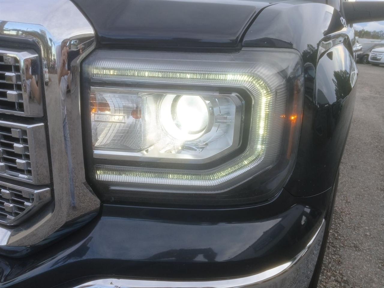 GMC Sierra 1500 4WD Crew Cab 143.5" SLT 2017