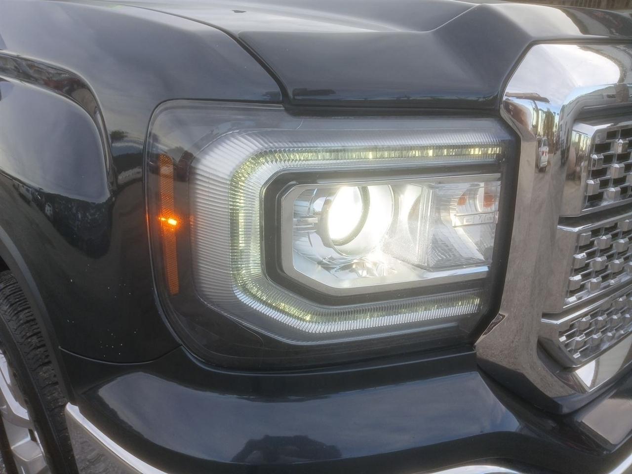 GMC Sierra 1500 4WD Crew Cab 143.5" SLT 2017