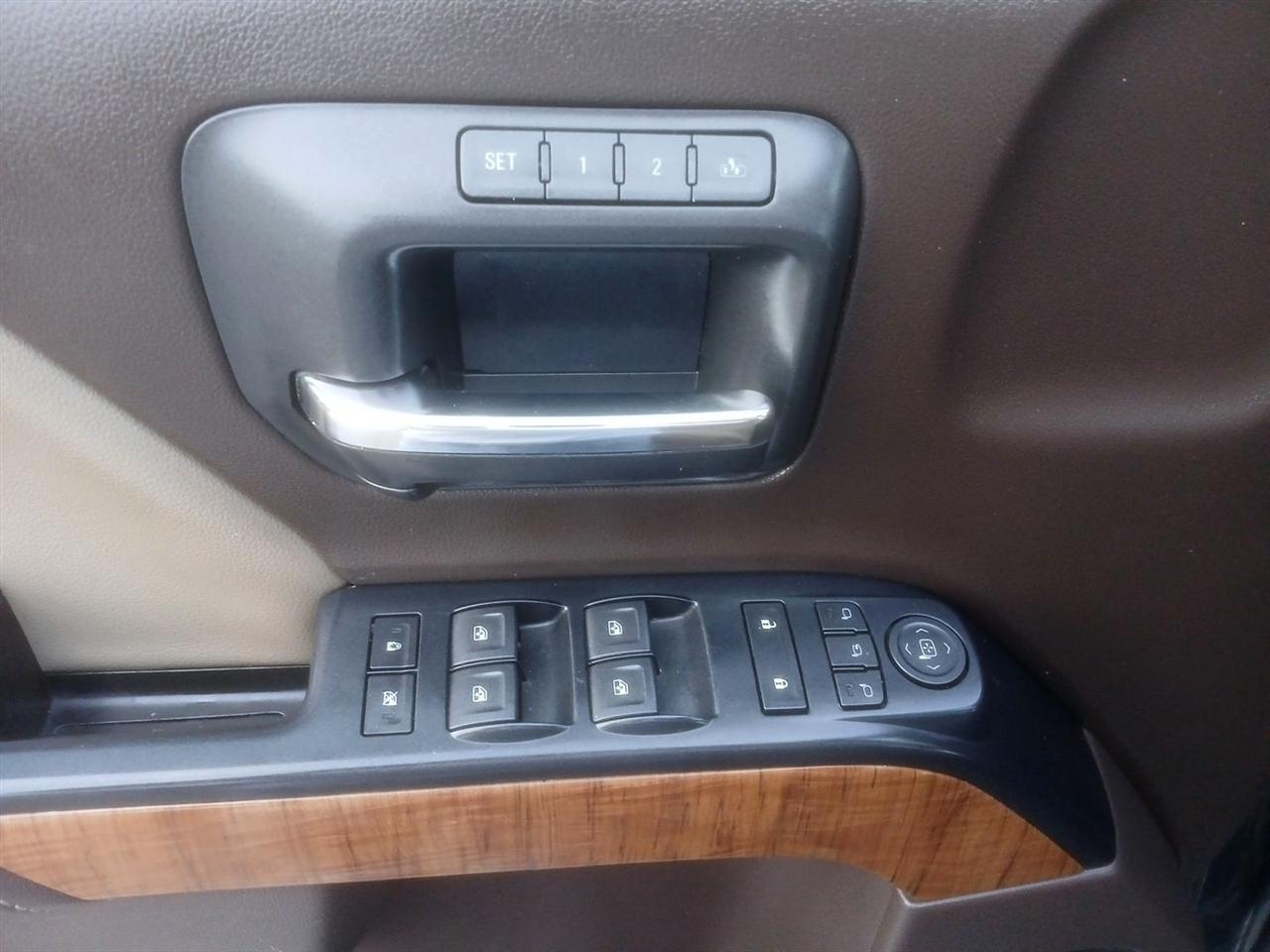 GMC Sierra 1500 4WD Crew Cab 143.5" SLT 2017