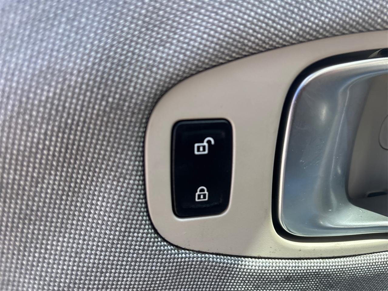 BMW i3 Base w/Range Extender 2015