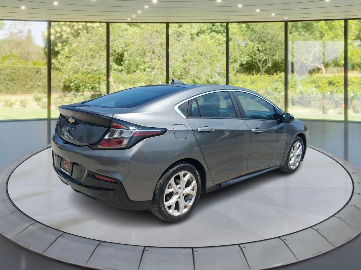 Chevrolet Volt Premier w/ Standard Emission Package 2017