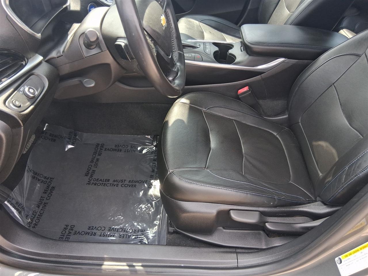 Chevrolet Volt Premier w/ Standard Emission Package 2017