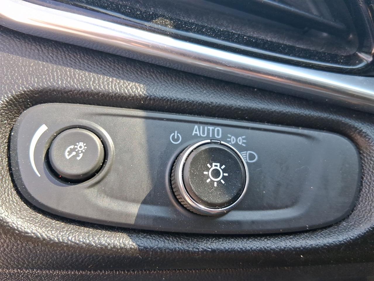 Chevrolet Volt Premier w/ Standard Emission Package 2017