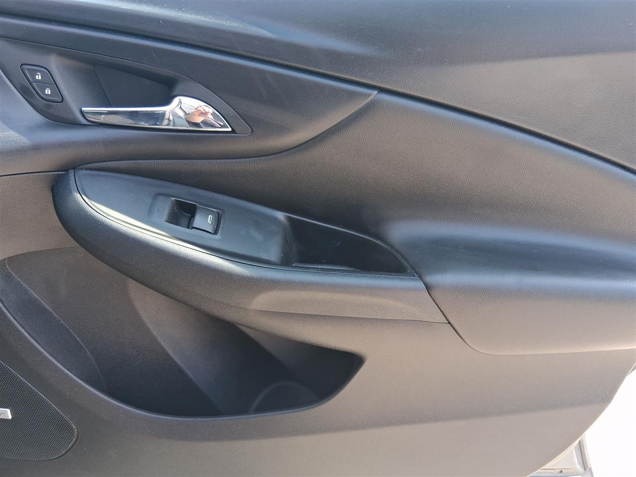 Chevrolet Volt Premier w/ Standard Emission Package 2017