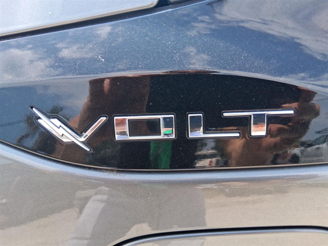 Chevrolet Volt Premier w/ Standard Emission Package 2017