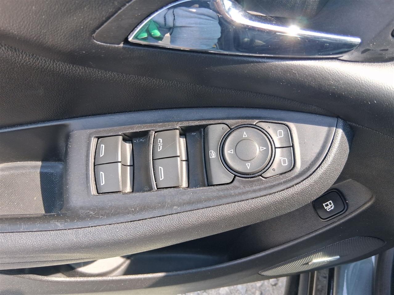 Chevrolet Volt Premier w/ Standard Emission Package 2017