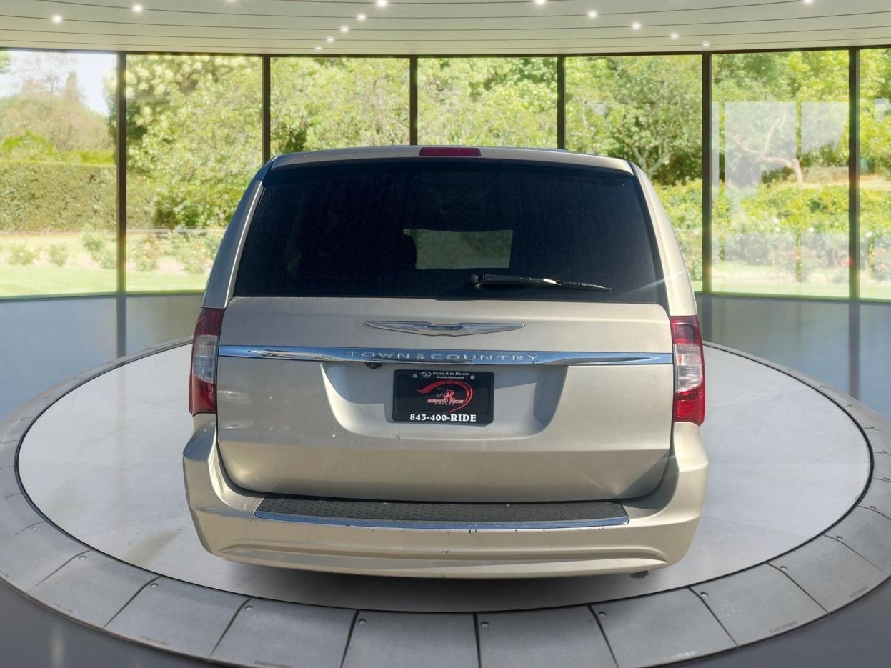 Chrysler Town & Country Touring 2013