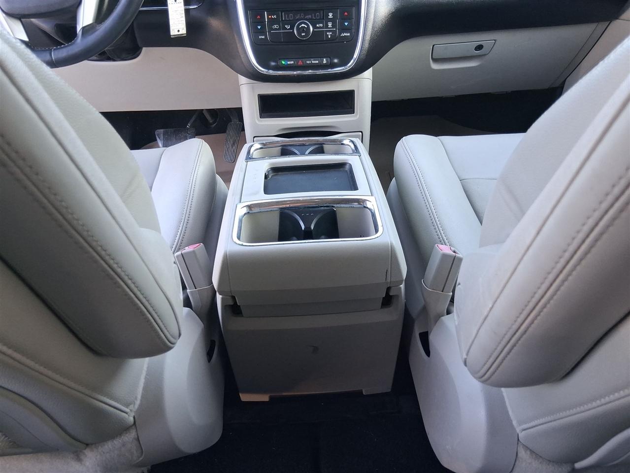 Chrysler Town & Country Touring 2013