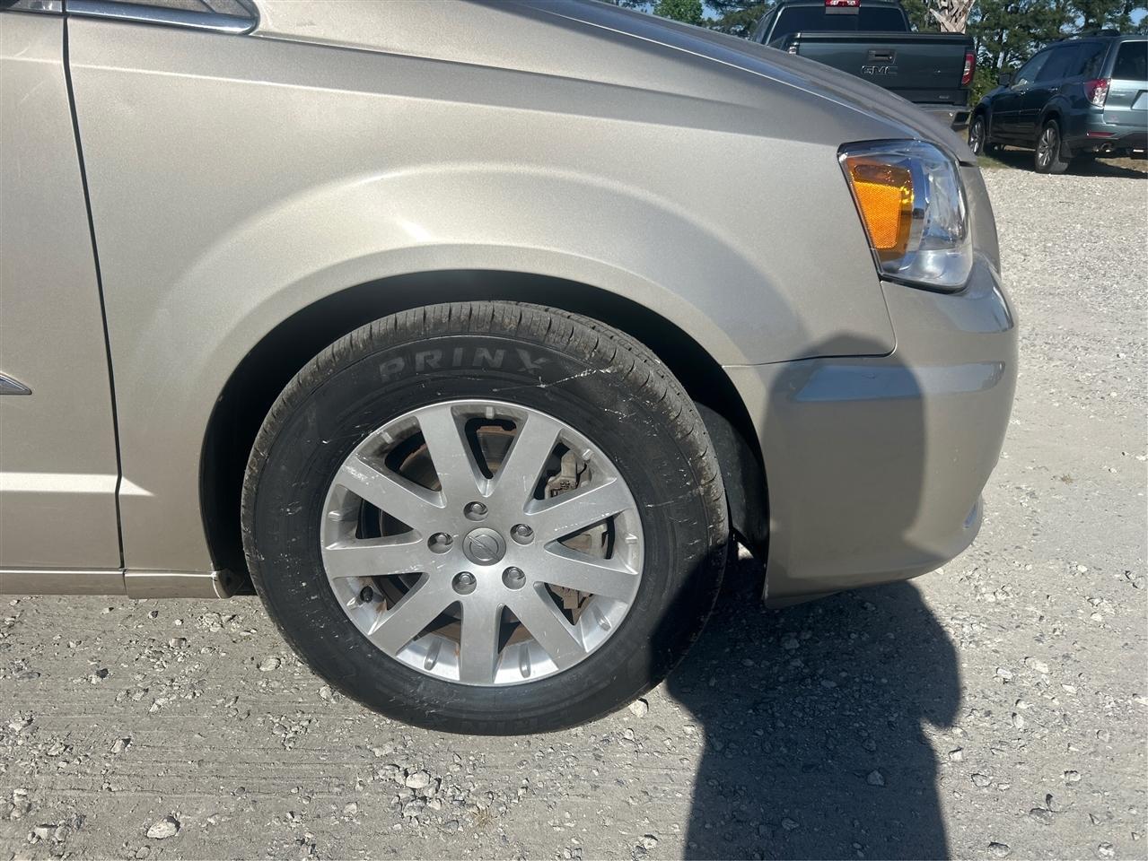 Chrysler Town & Country Touring 2013