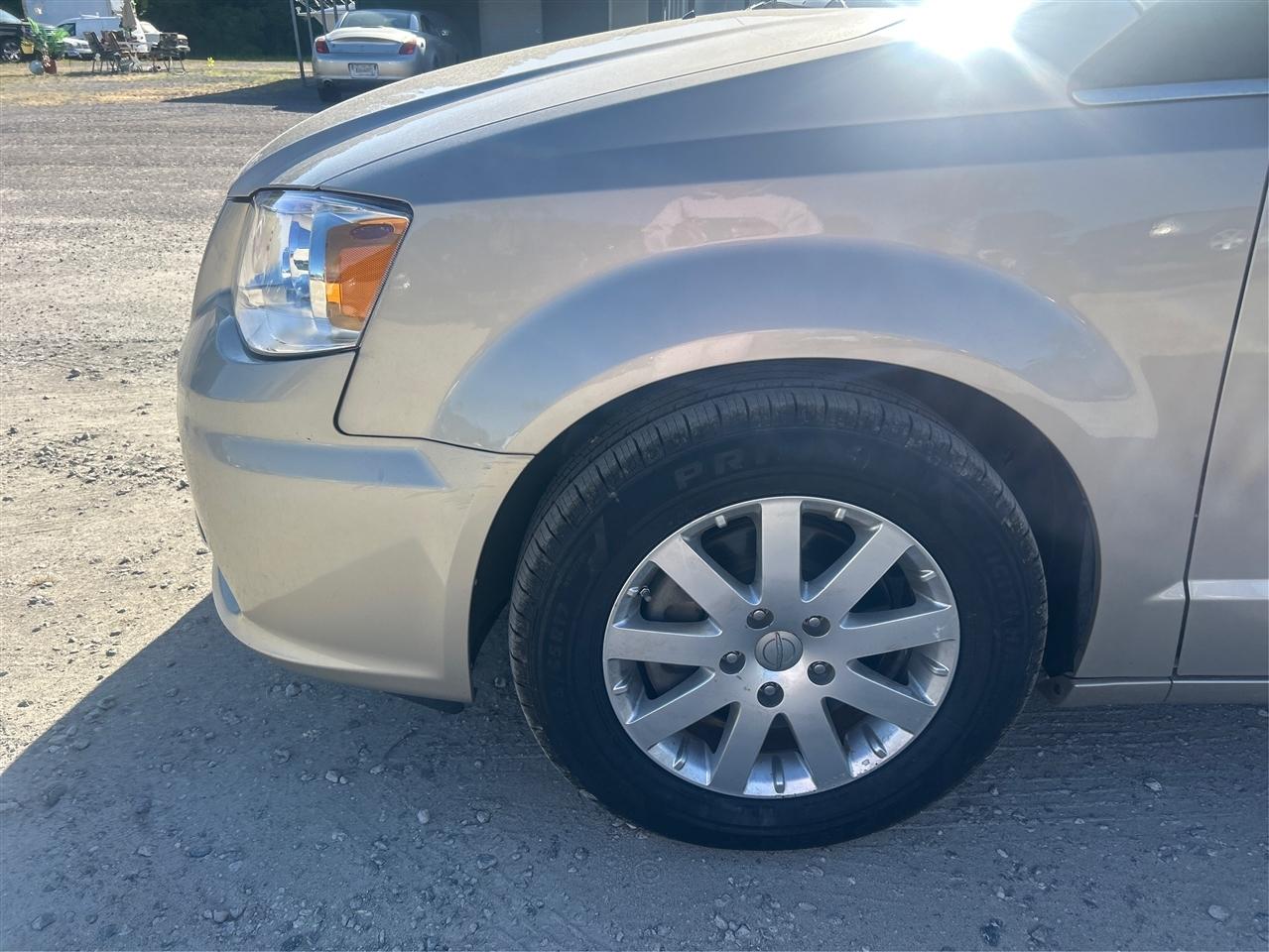 Chrysler Town & Country Touring 2013