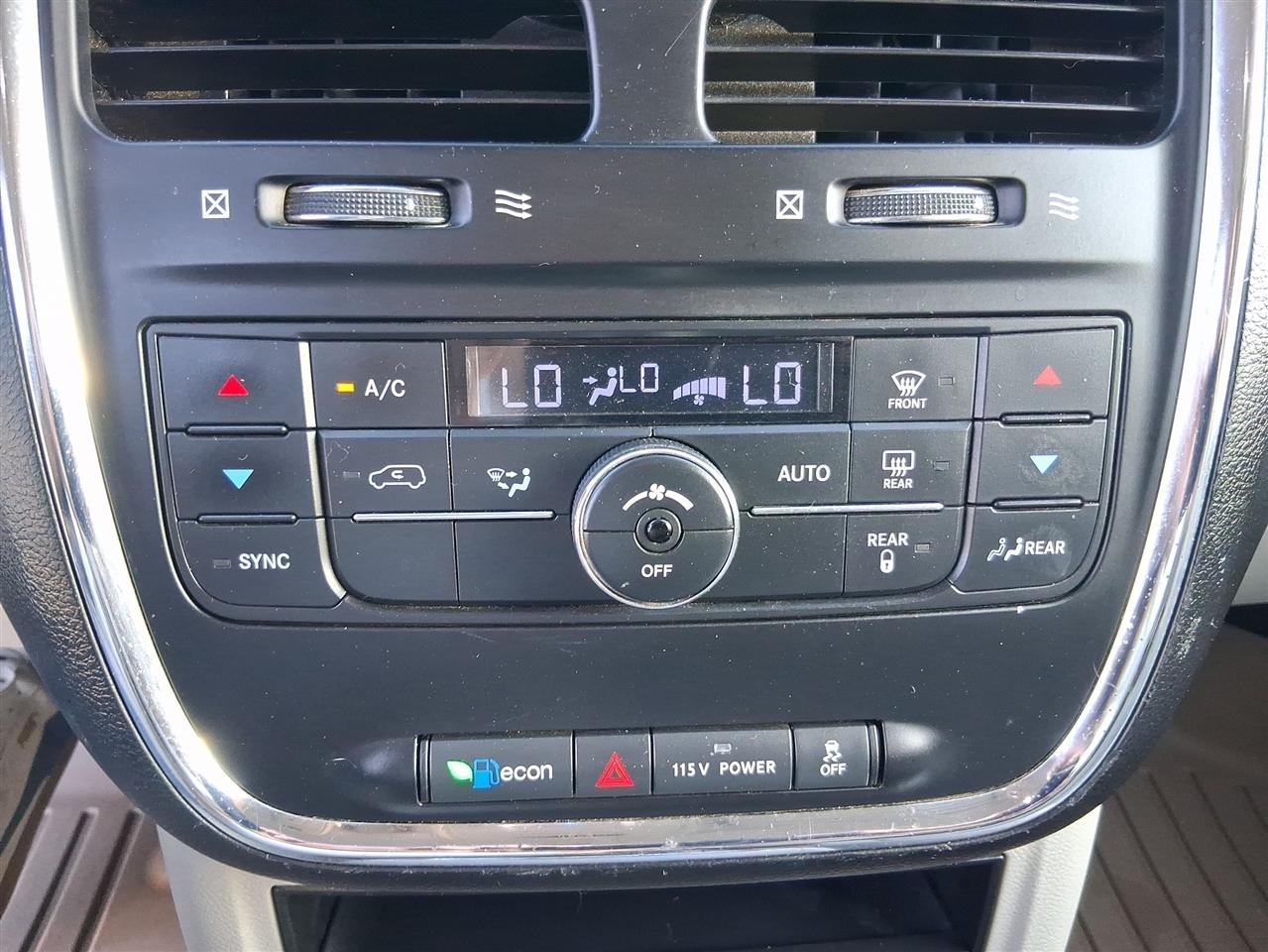 Chrysler Town & Country Touring 2013