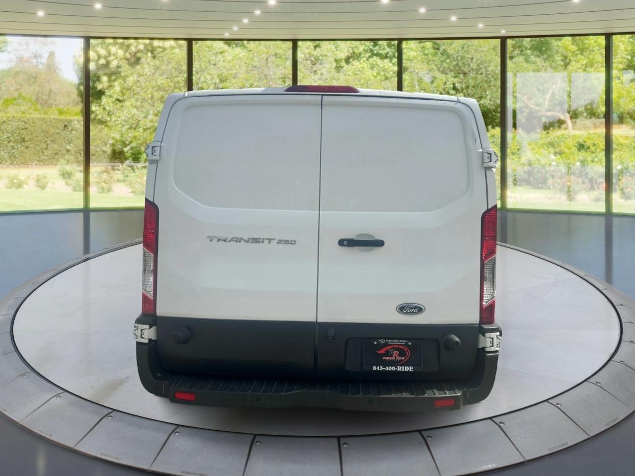Ford Transit 250 Van Low Roof w/Sliding Pass. 148-in. WB 2018