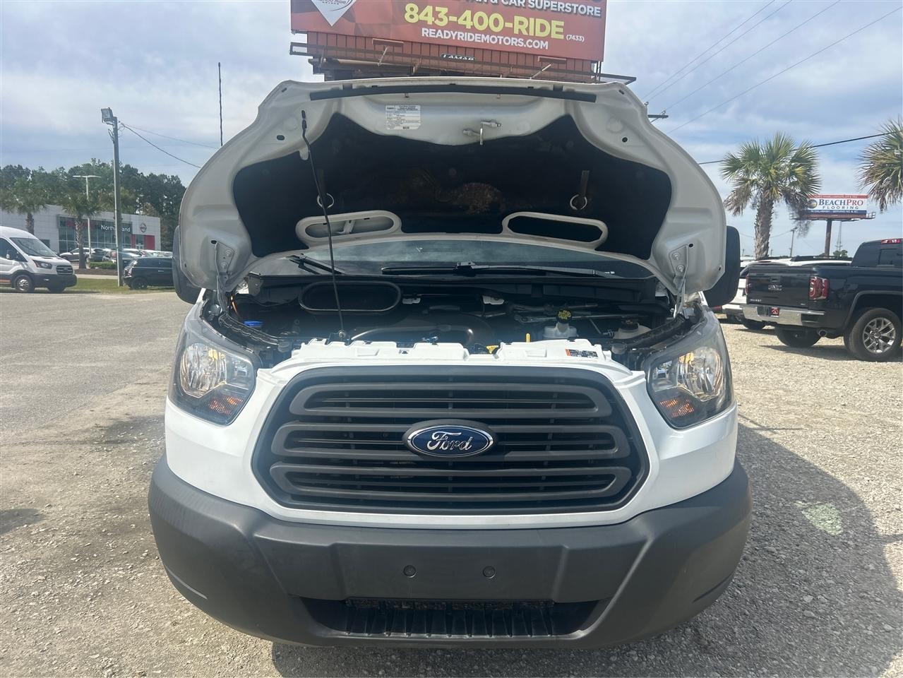 Ford Transit 250 Van Low Roof w/Sliding Pass. 148-in. WB 2018