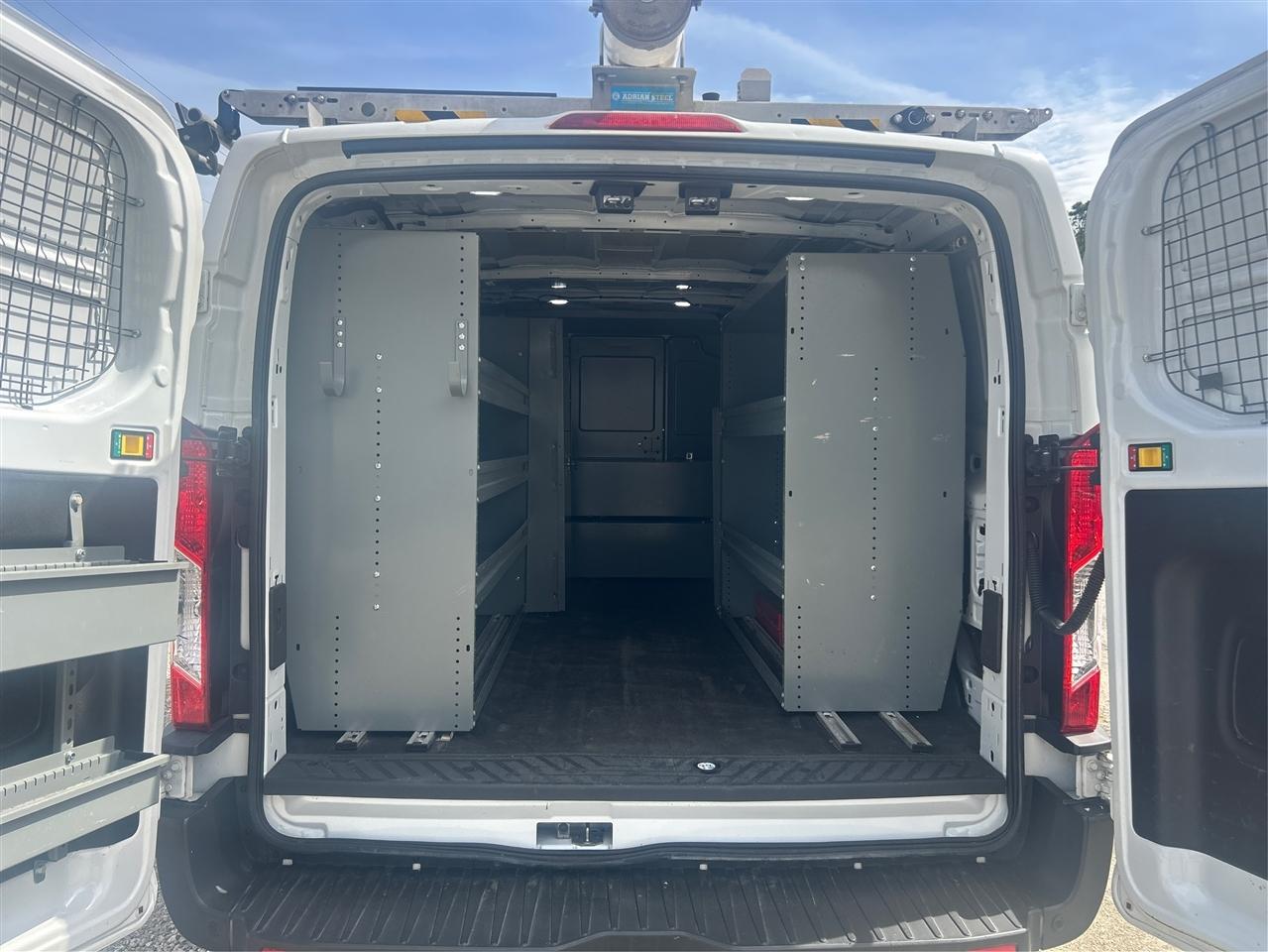 Ford Transit 250 Van Low Roof w/Sliding Pass. 148-in. WB 2018